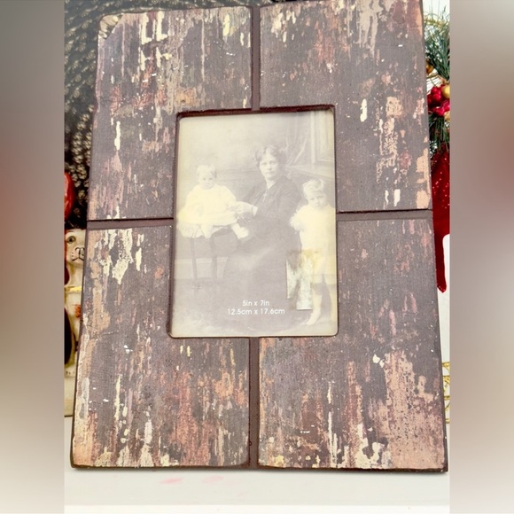 RUSTIC FARMHOUSE 5x7 Large Barnwood Style Photo Frame Picture Frame 9.5”x13” - Picture 4 of 13
